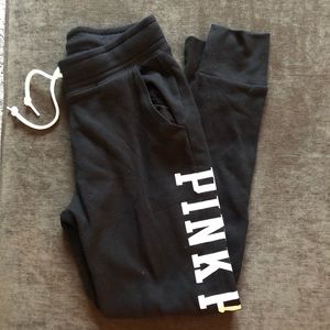 PinK joggers❤️